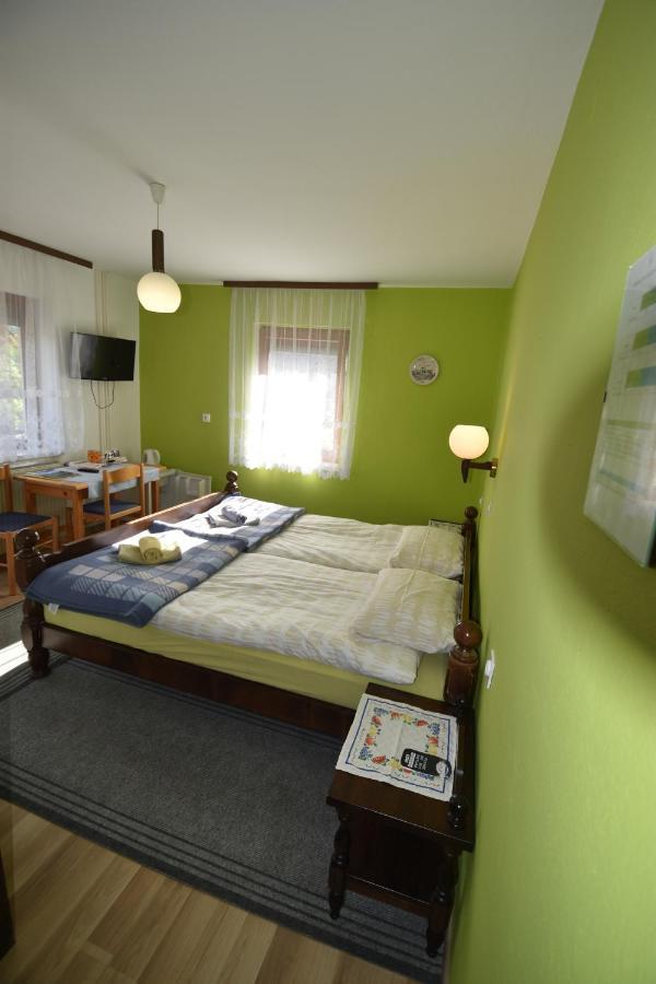 Guest House Znidar Бохин Екстериор снимка