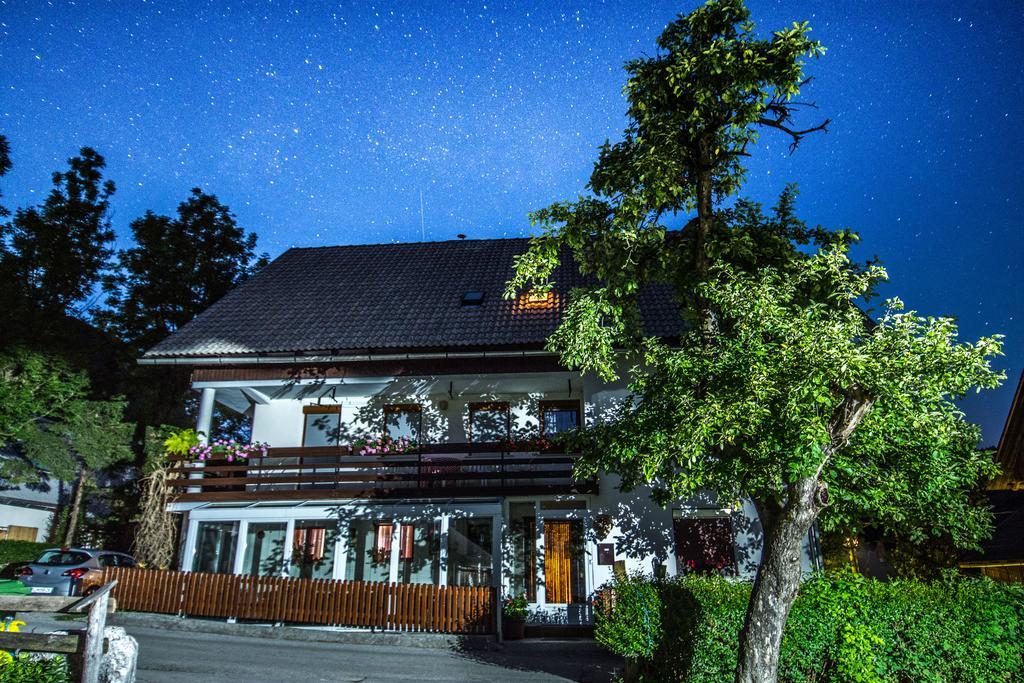 Guest House Znidar Бохин Екстериор снимка